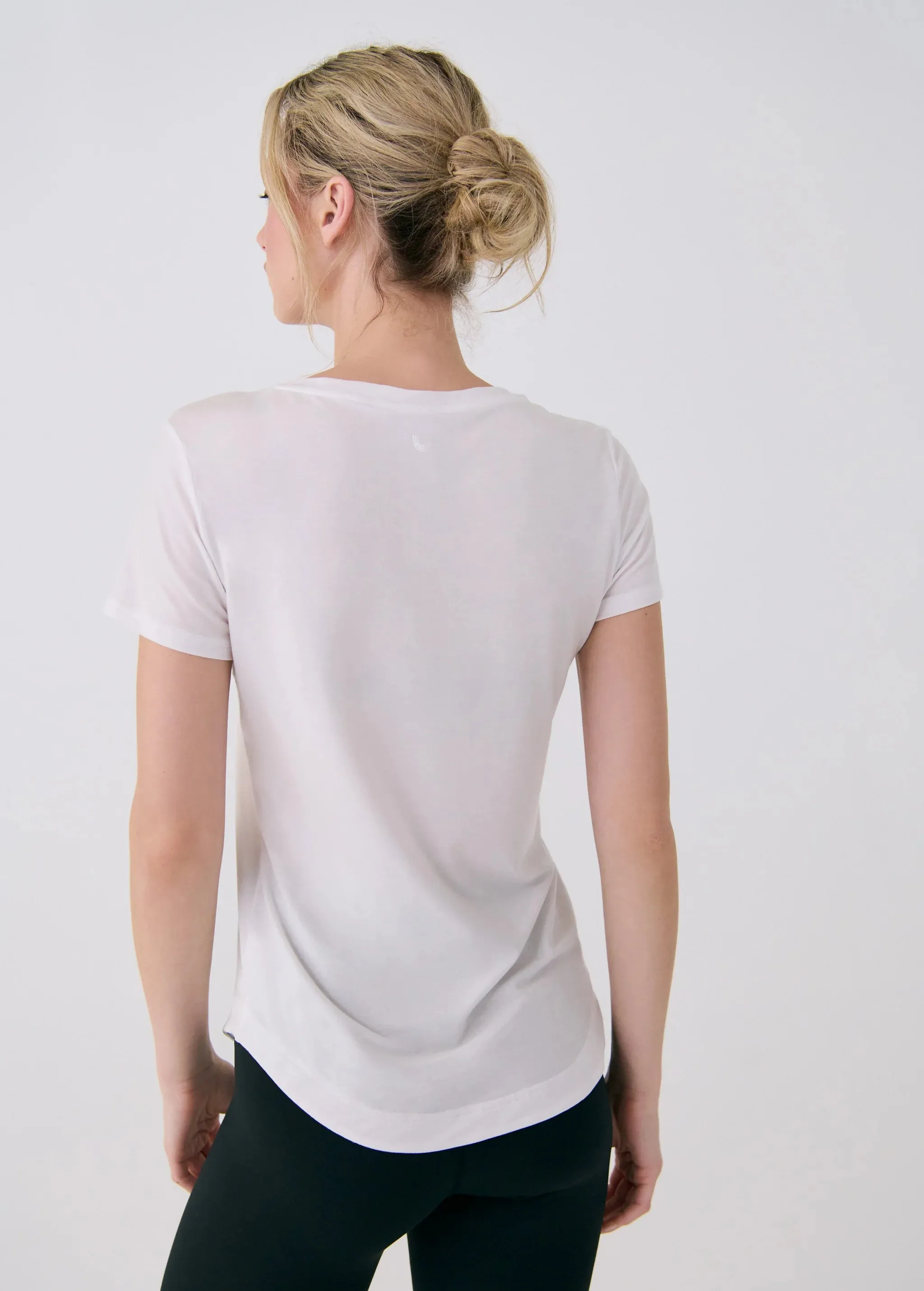 LO4613 Dynamic V-Neck