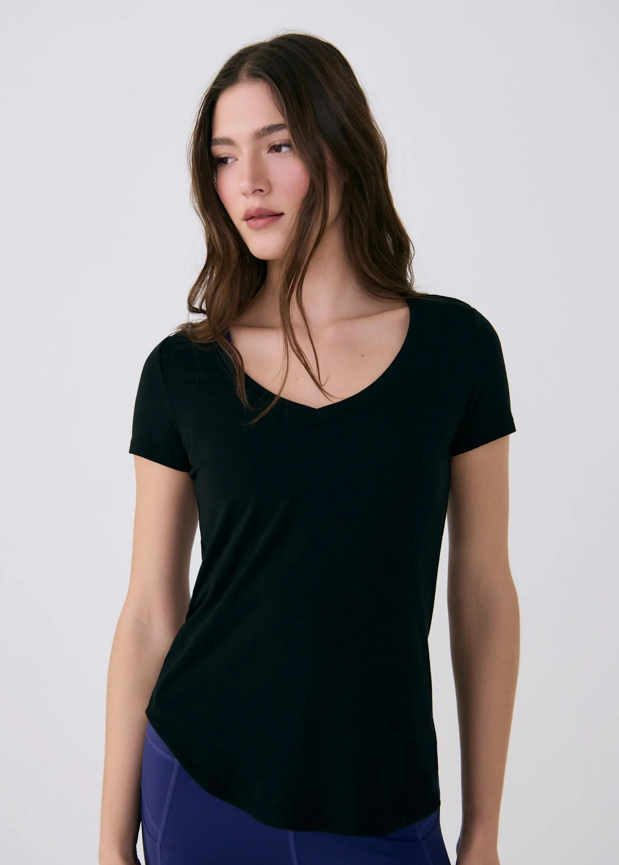 LO4613 Dynamic V-Neck