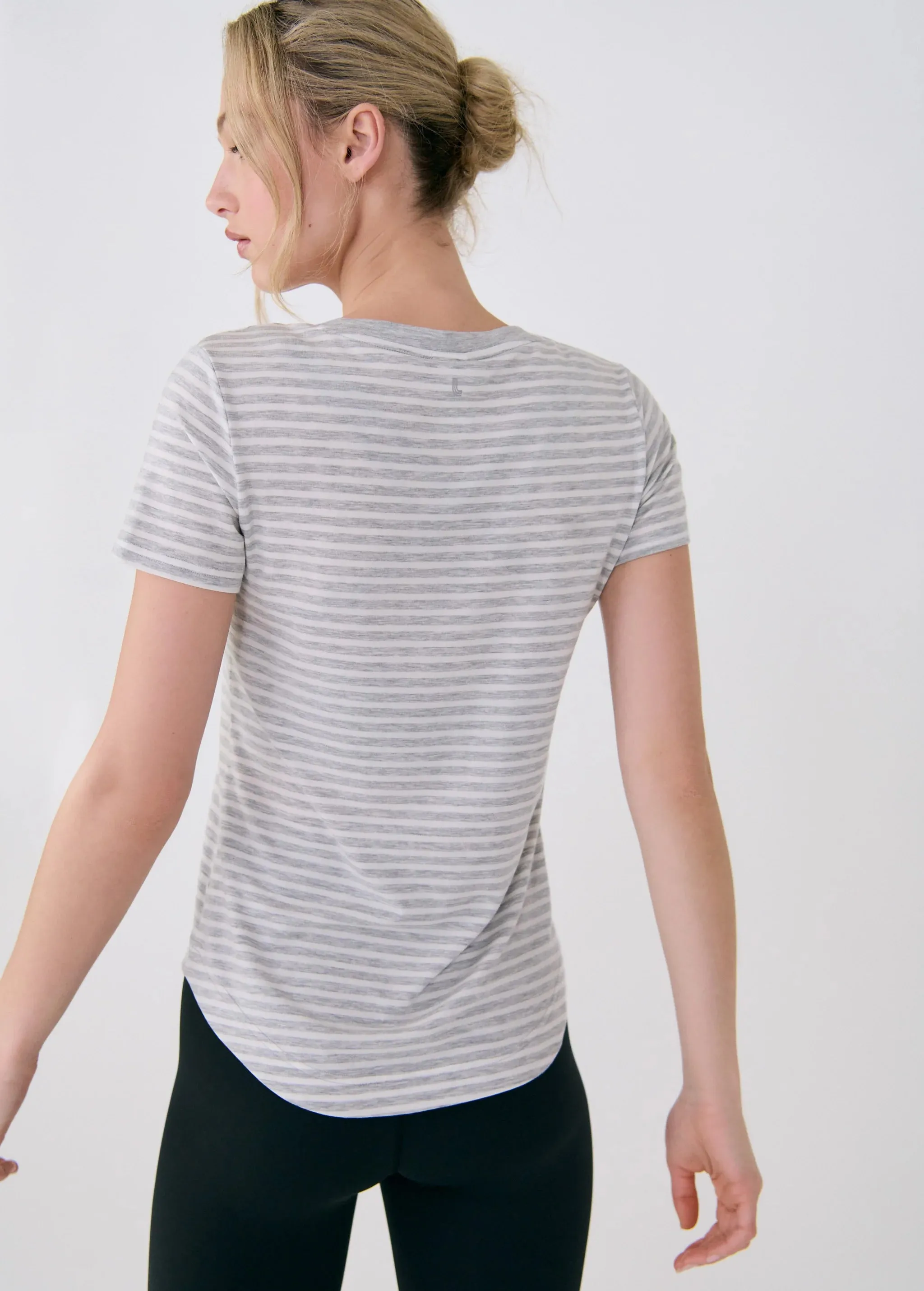 LO4613 Dynamic V-Neck