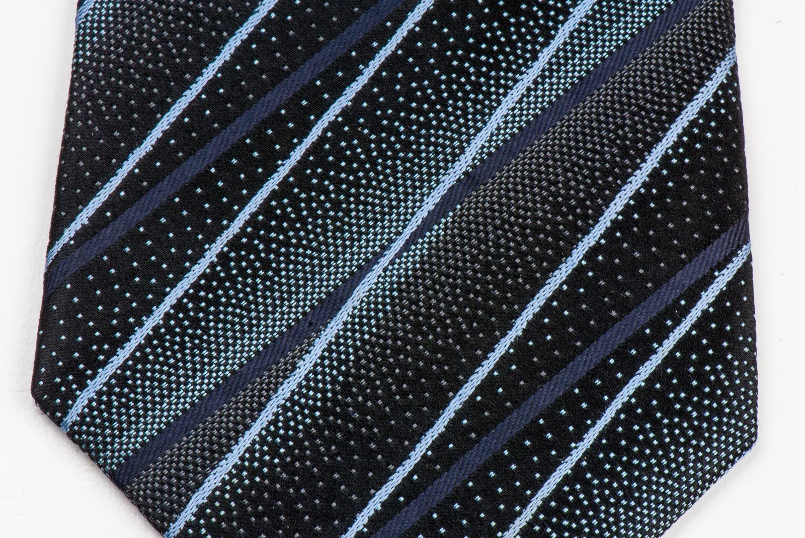Pierre Cardin Men's Woven Silk Tie Blue Stripes On Black