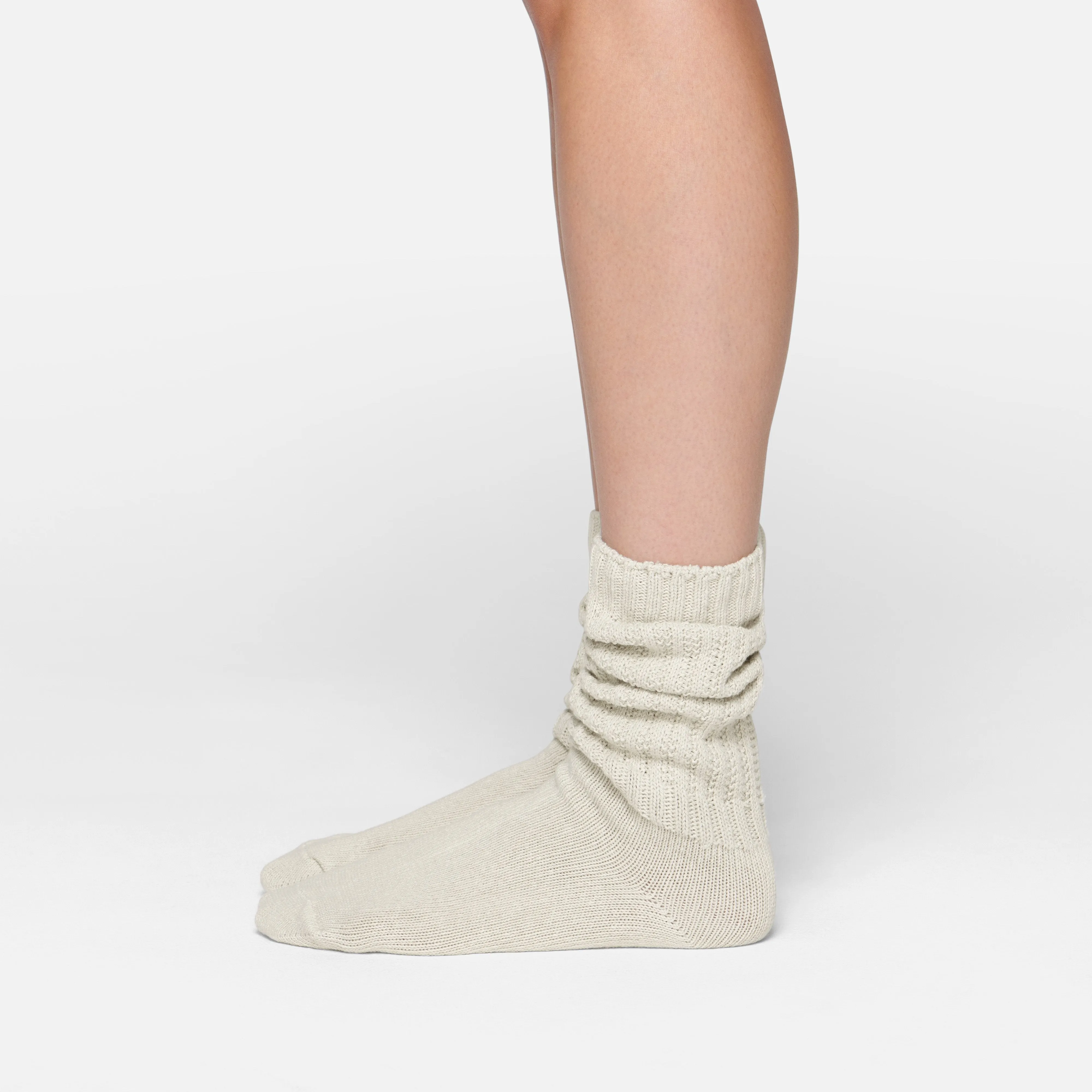 SLOUCHY CABLE SOCK | BONE
